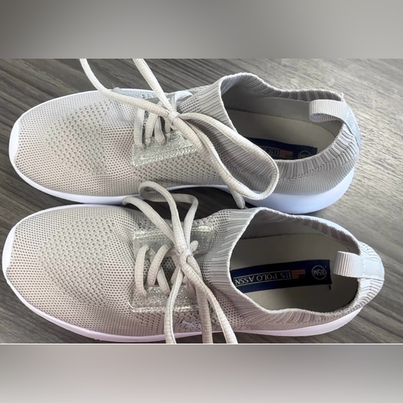 US Polo Association Women's Size 8.5 Gray And White Slip On Tennis Shoes - Picture 2 of 8